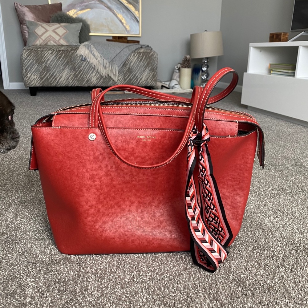 Large Henri bendel tote